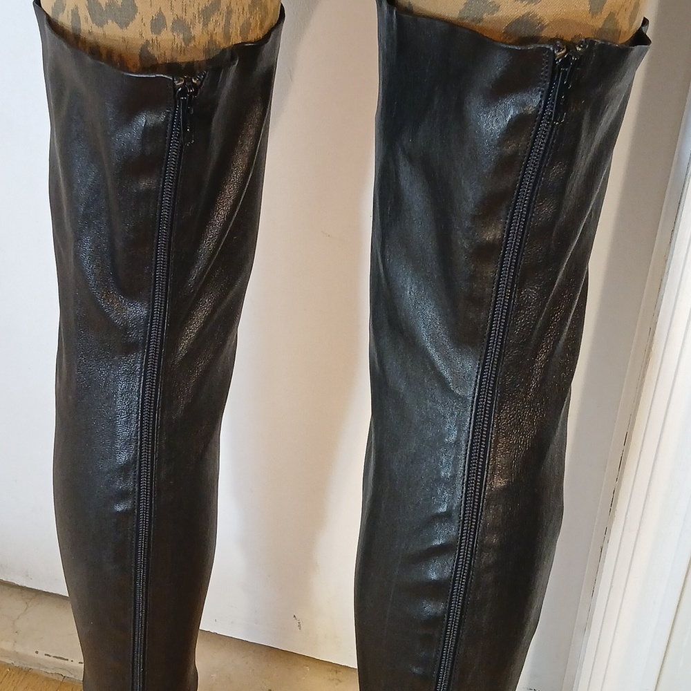 Stunning Like New Barneys (New York) Black Leather Over-the-Knee Platform  Boots - Picture 10 of 16